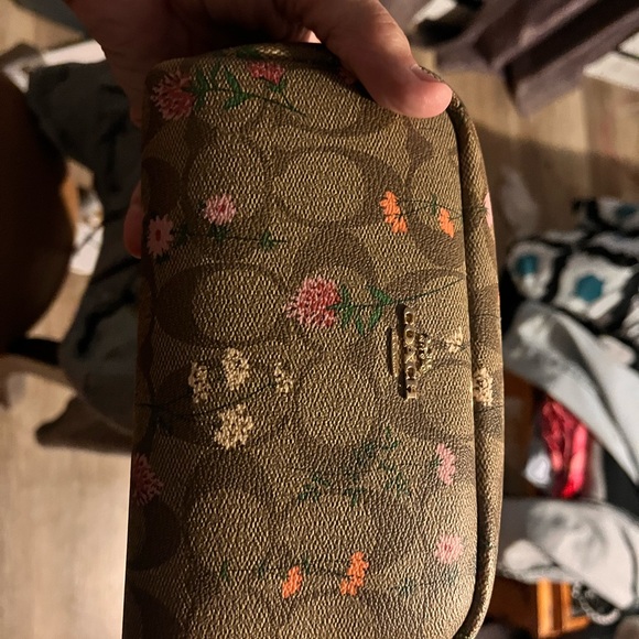 Like-New Authentic Coach bag - Picture 3 of 5